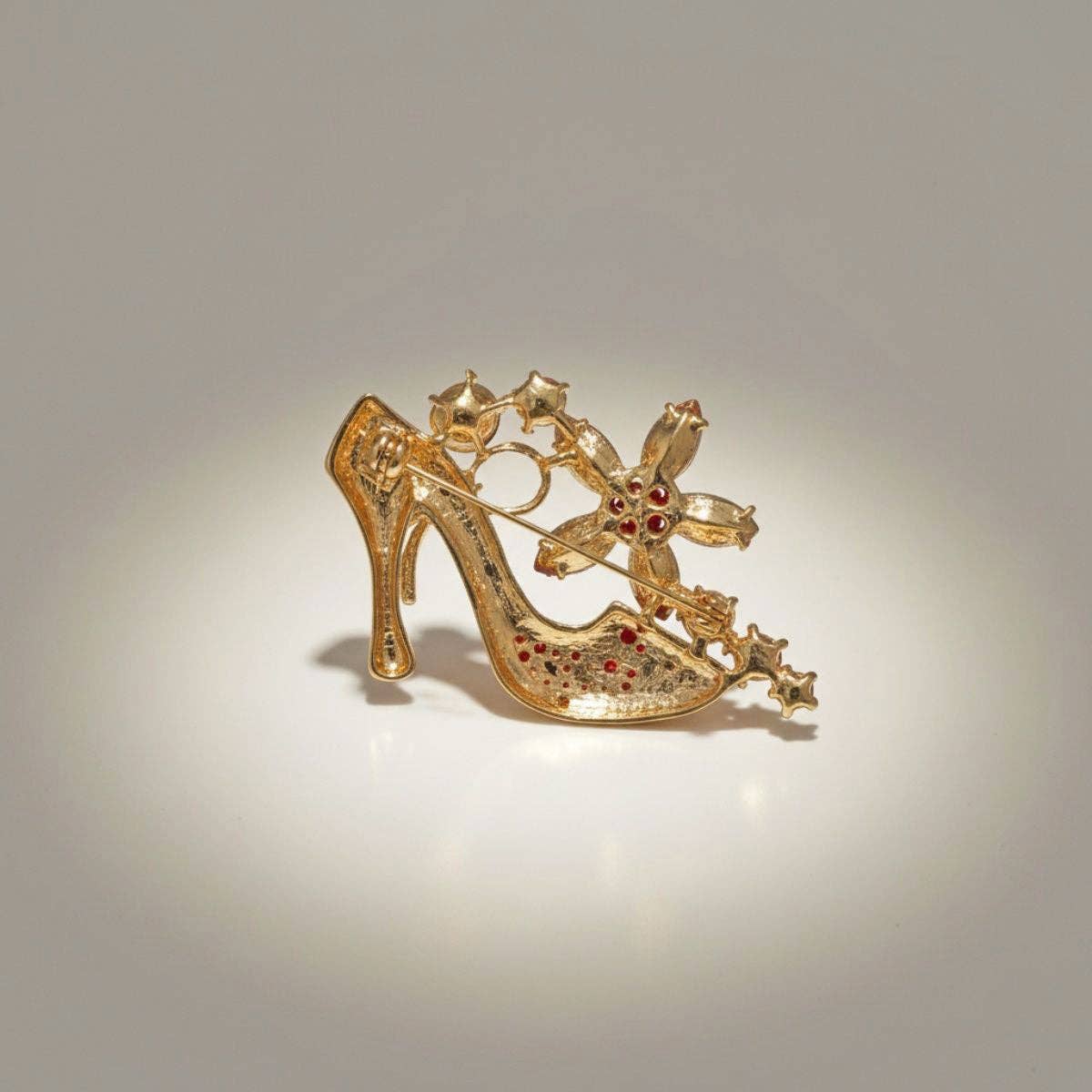 Brooch Red Crystal High Heel Flower Gold Pin: Color: Red